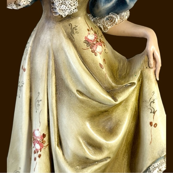 Vintage Italy Borsato Lace Porcelain Rococo Lady w/ Fan Figurine - Picture 3 of 15